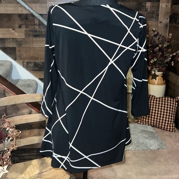 Alfani Black and White Blouse - Picture 2 of 3